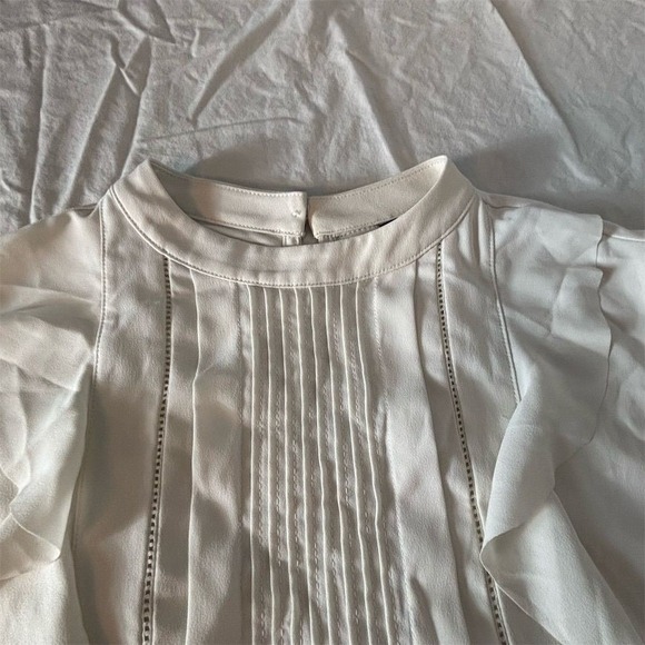 Ann Taylor Women's Sleeveless Ruffle Blouse Ivory Size S Casual - Picture 2 of 9